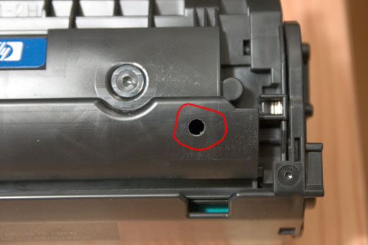 Как заправить картридж HP Q2612A лазерного принтера?